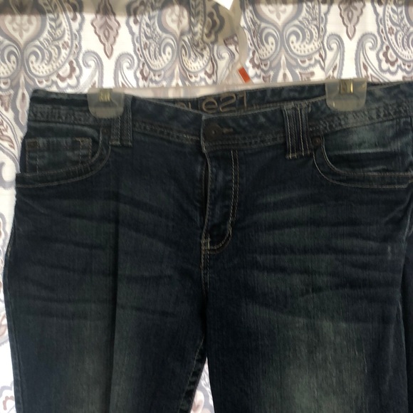 Rue 21 jeans - Picture 2 of 5